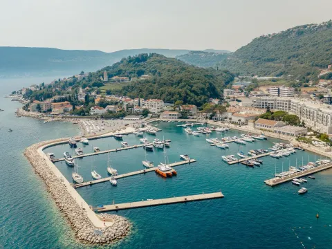 Sale, two bedroom apartment, 100m², Kotor, Crna Gora - image 27