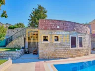 Rent, house, 300m², Zagorič, Podgorica - image 33