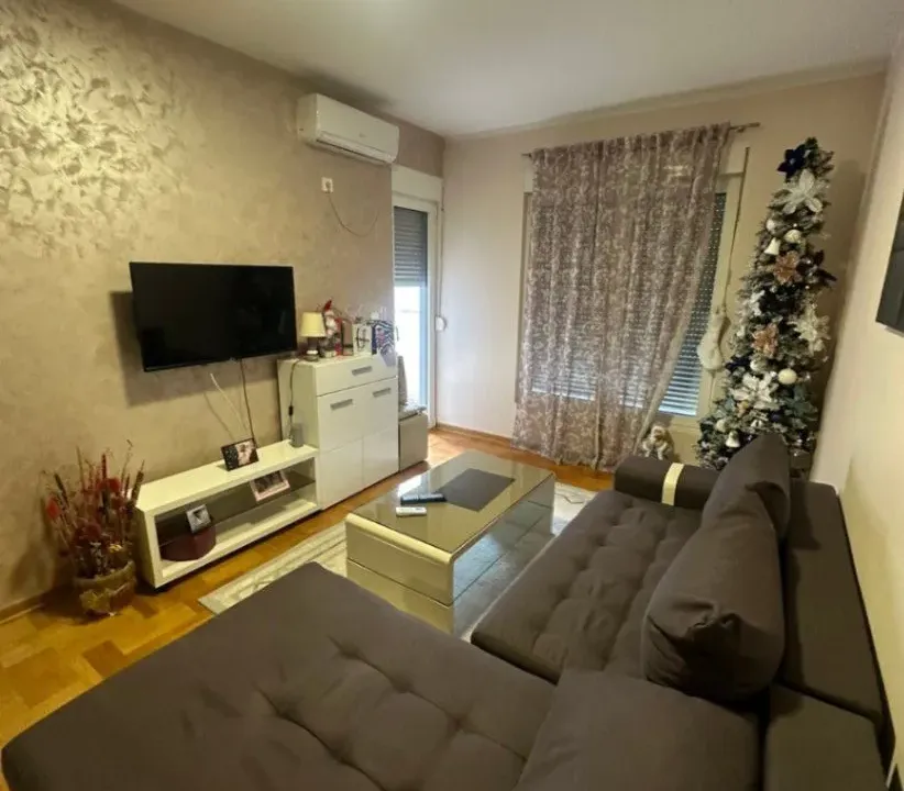 Izdavanje, jednosoban stan, 43m², Maslinjak, Budva