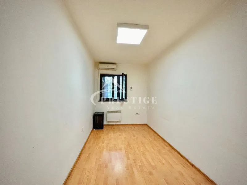 Izdavanje, dvosoban stan, 78m², Momišići, Podgorica