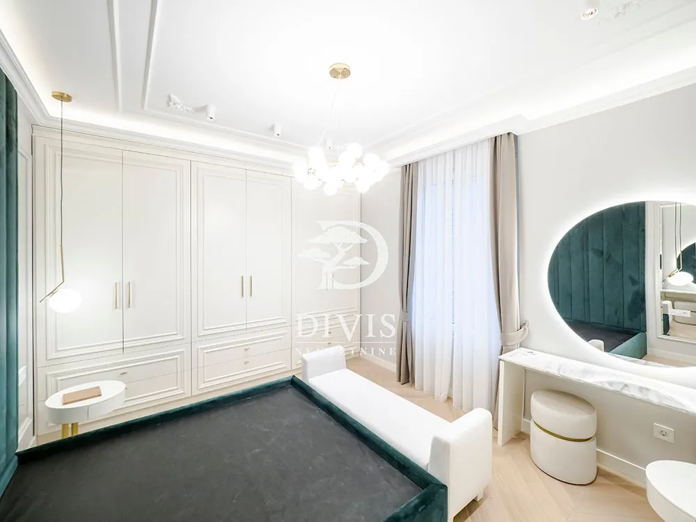 Rent, four bedroom apartment, 100m², Cvetni Trg, Vračar Sve Podlokacije