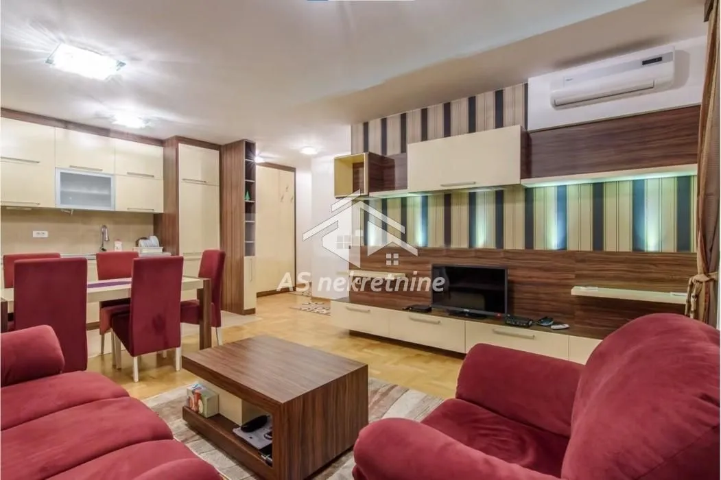 Izdavanje, dvosoban stan, 55m², Južni Bulevar, Vračar Sve Podlokacije