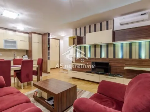 Izdavanje, dvosoban stan, 55m², Južni Bulevar, Vračar Sve Podlokacije