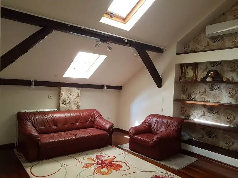 Izdavanje, dvosoban stan, 55m², Stari grad, Novi Sad