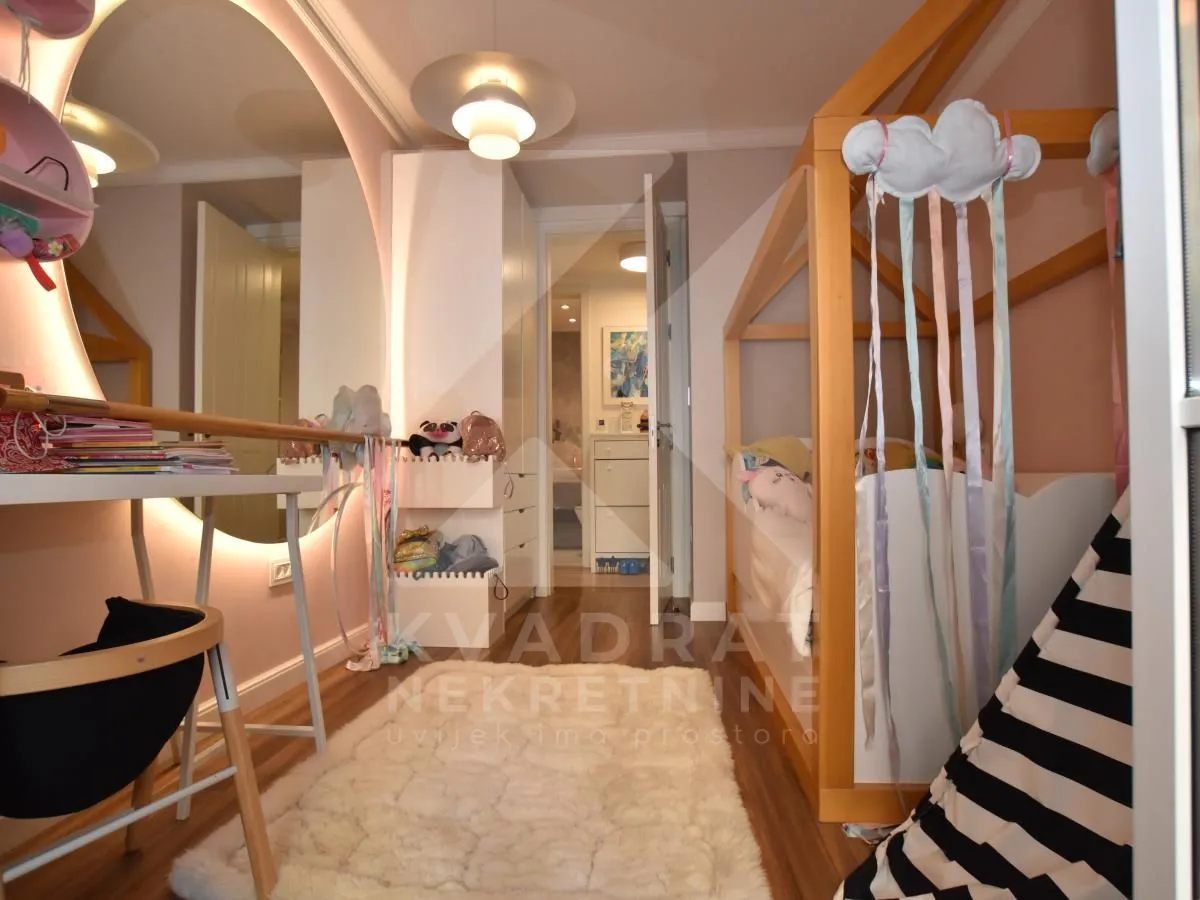 Prodaja, trosoban stan, 122m², Centar, Podgorica
