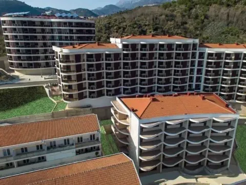 Prodaja, dvosoban stan, 99m², Bečići, Budva - image 1