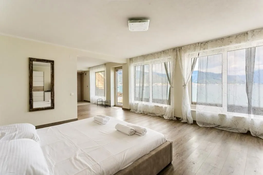 Prodaja, kuća, 240m², Krašići, Tivat