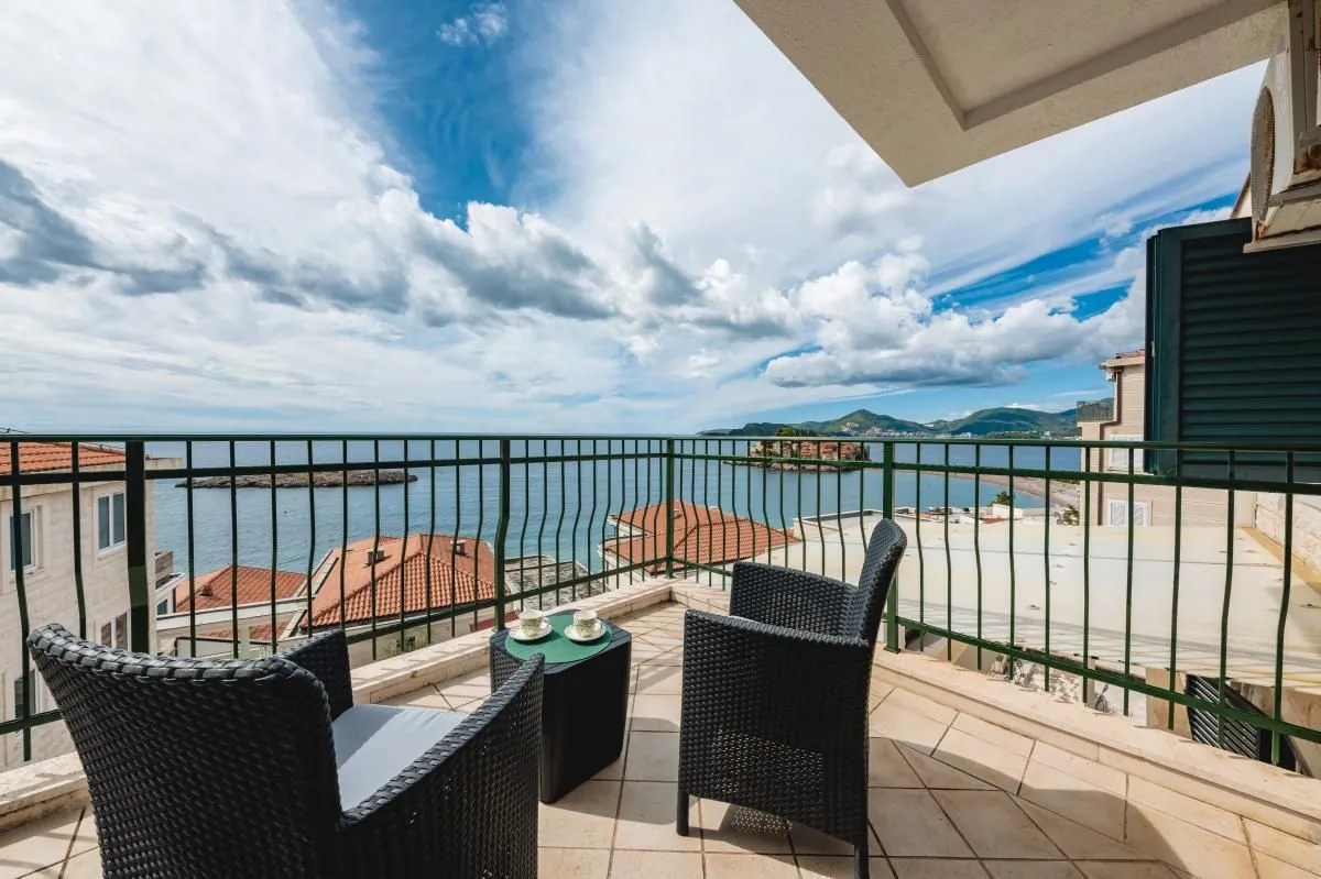 Prodaja, trosoban stan, 139m², Sveti Stefan, Budva