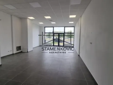 Izdavanje, poslovni prostor, 83m², Bulevar Evrope, Novi Sad Sve Podlokacije - image 3