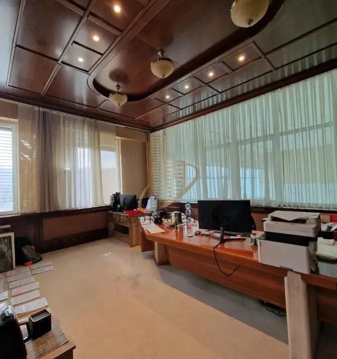 Rent, office space, 690m², Novo naselje, Novi Sad