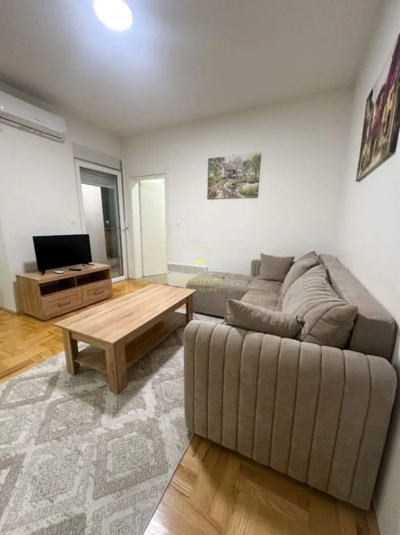 Izdavanje, dvosoban stan, 56m², Stari Aerodrom, Podgorica