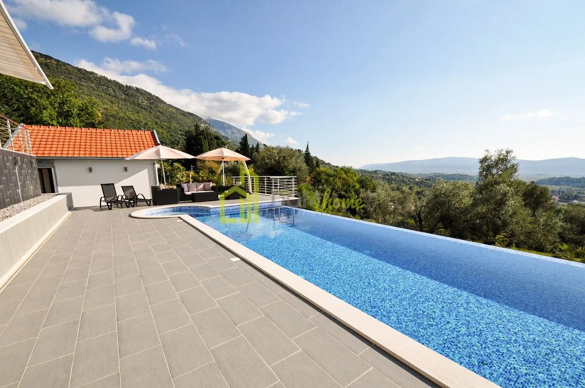 Prodaja, kuća, 369m², Tivat, Crna Gora