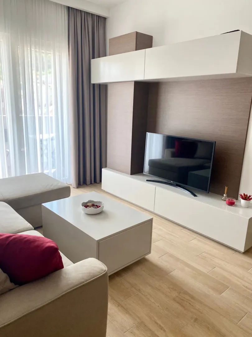 Rent, one bedroom apartment, 47m², Budva, Crna Gora