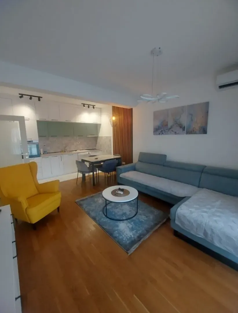 Izdavanje, dvosoban stan, 70m², Zabjelo, Podgorica