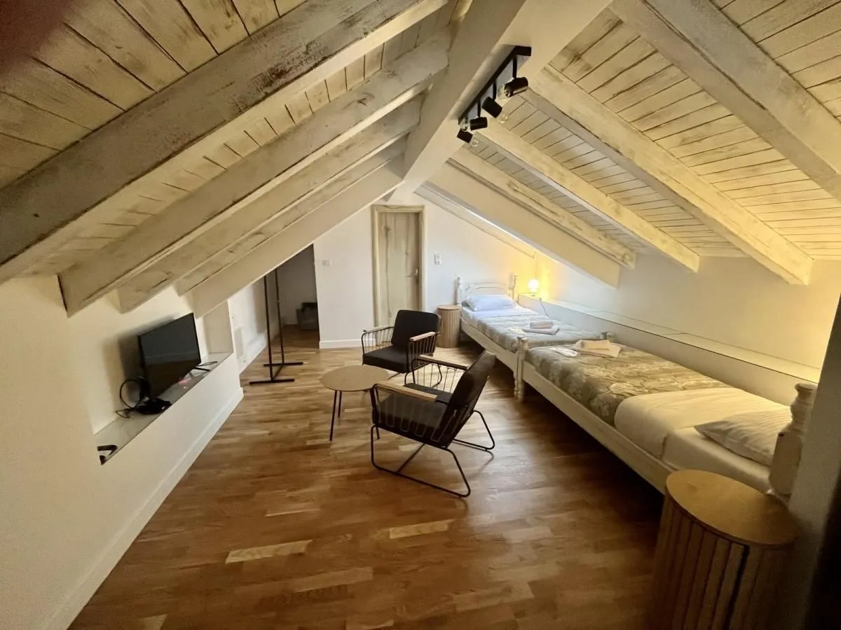 Sale, house, 600m², Dobrota, Kotor