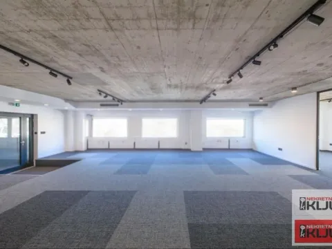 Izdavanje, poslovni prostor, 279m², Bulevar Oslobodjenja, Novi Sad Sve Podlokacije - image 16