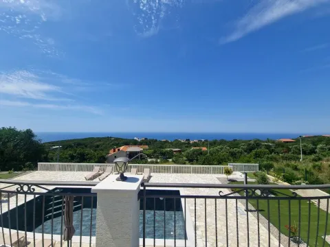 Izdavanje, kuća, 110m², Krimovica, Kotor - image 2