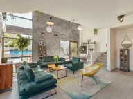 Izdavanje, kuća, 300m², Kostanjica, Kotor - image 10