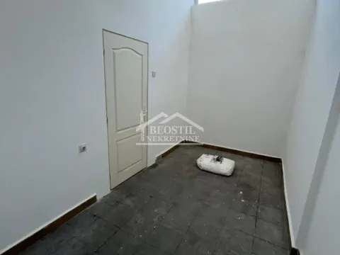 Izdavanje, poslovni prostor, 45m², Centar, Smederevo - image 4