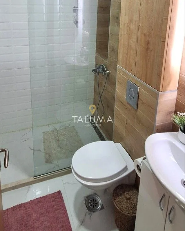 Prodaja, trosoban stan, 89m², Centar, Podgorica
