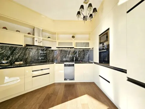 Izdavanje, dvosoban stan, 122m², Budva, Crna Gora - image 10