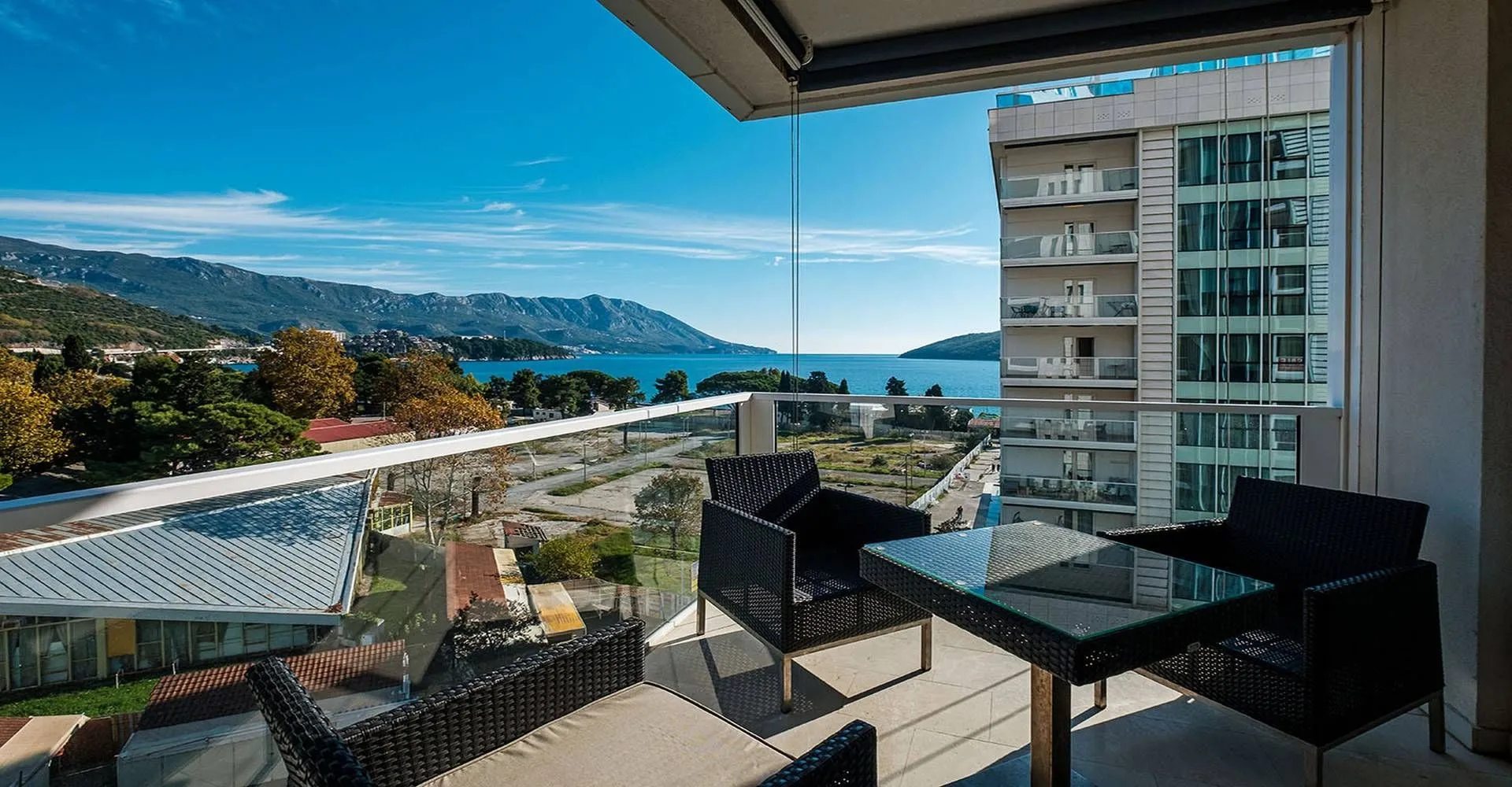 Prodaja, dvosoban stan, 104m², Tre Canne, Budva