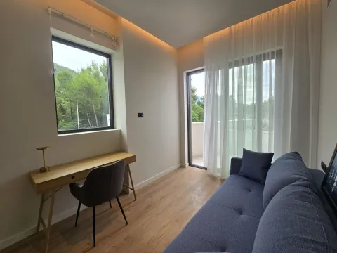 Rent, two bedroom apartment, 93m², Tivat, Crna Gora - image 14