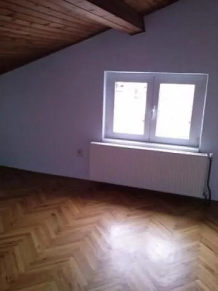 Izdavanje, kuća, 180m², Savski Venac, Beograd