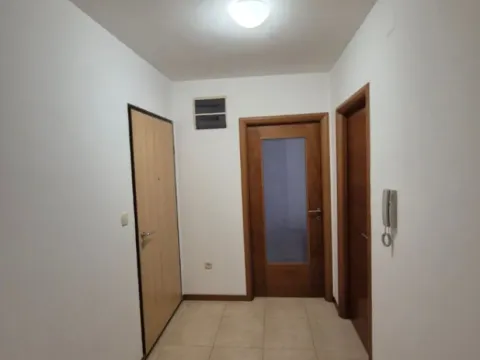 Izdavanje, jednosoban stan, 47m², Stari Aerodrom, Podgorica - image 2