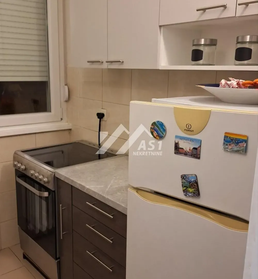 Izdavanje, dvosoban stan, 43m², Bulevar Oslobodjenja, Novi Sad Sve Podlokacije