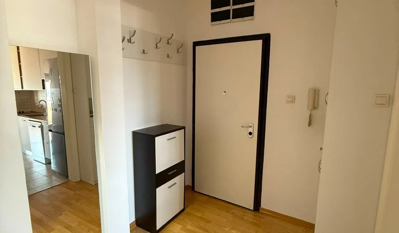 Izdavanje, dvosoban stan, 83m², Preko Morače, Podgorica