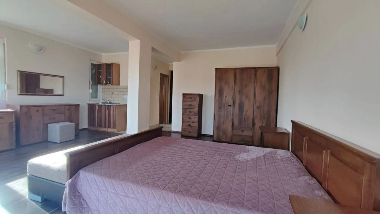 Rent, house, 300m², Tivat, Crna Gora