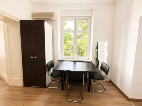 Izdavanje, trosoban stan, 65m², Stari Grad, Beograd - image 6