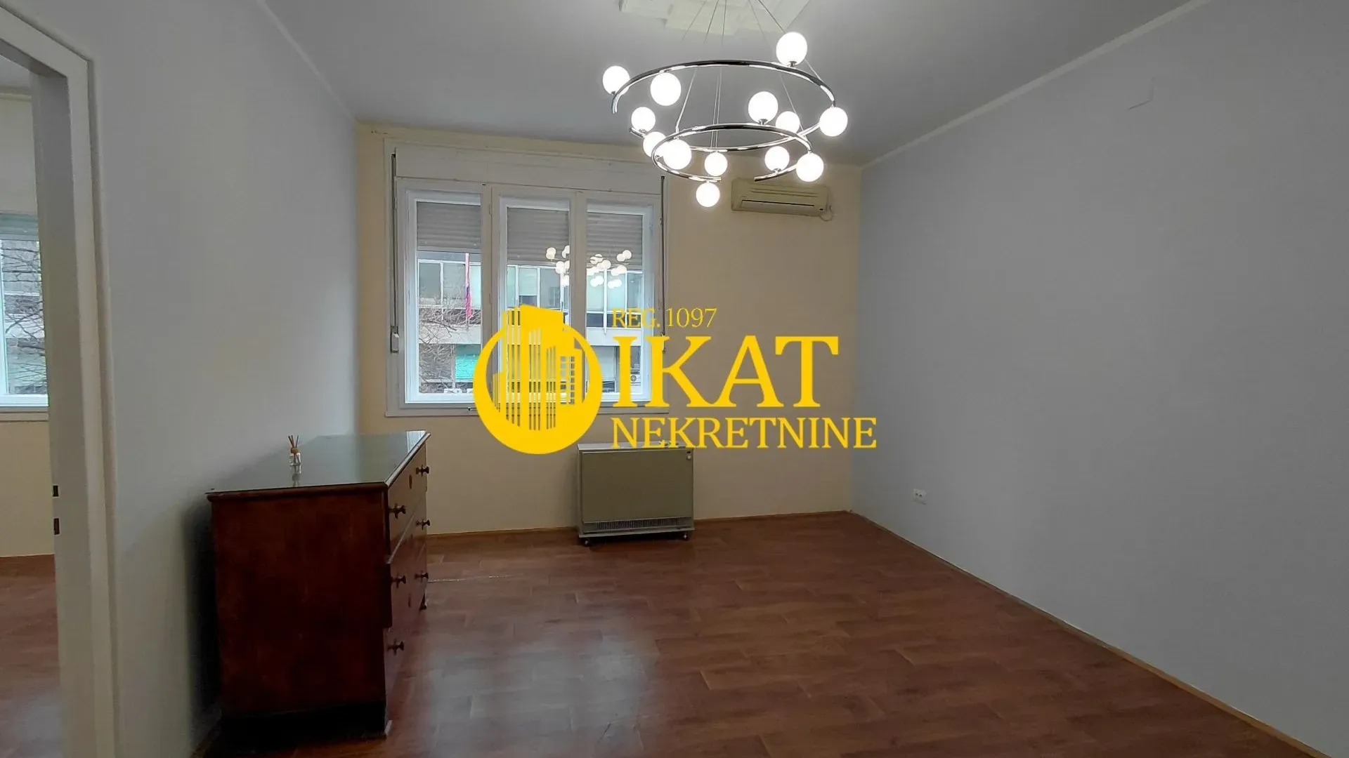 Izdavanje, četvorosoban stan, 110m², Vračar Centar, Vračar Sve Podlokacije