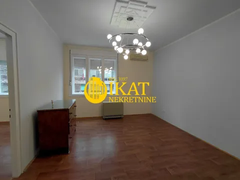 Izdavanje, četvorosoban stan, 110m², Vračar Centar, Vračar Sve Podlokacije - image 5