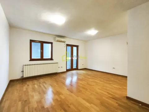 Izdavanje, garsonjera, 36m², Tološka šuma, Podgorica - image 9