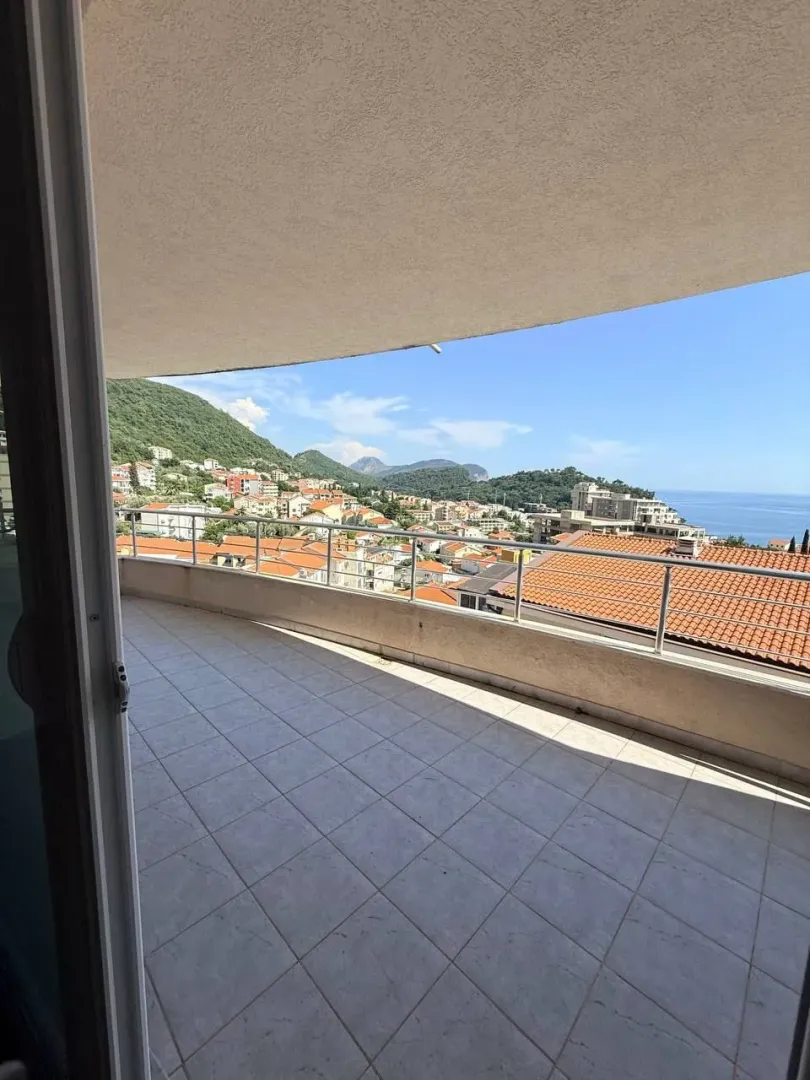 Sale, two bedroom apartment, 85m², Petrovac, Budva