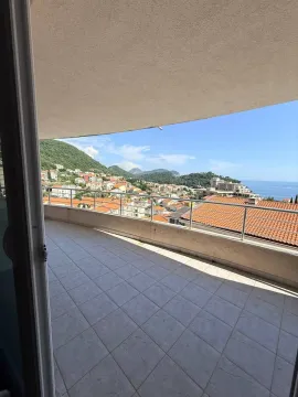 Sale, two bedroom apartment, 85m², Petrovac, Budva - image 2