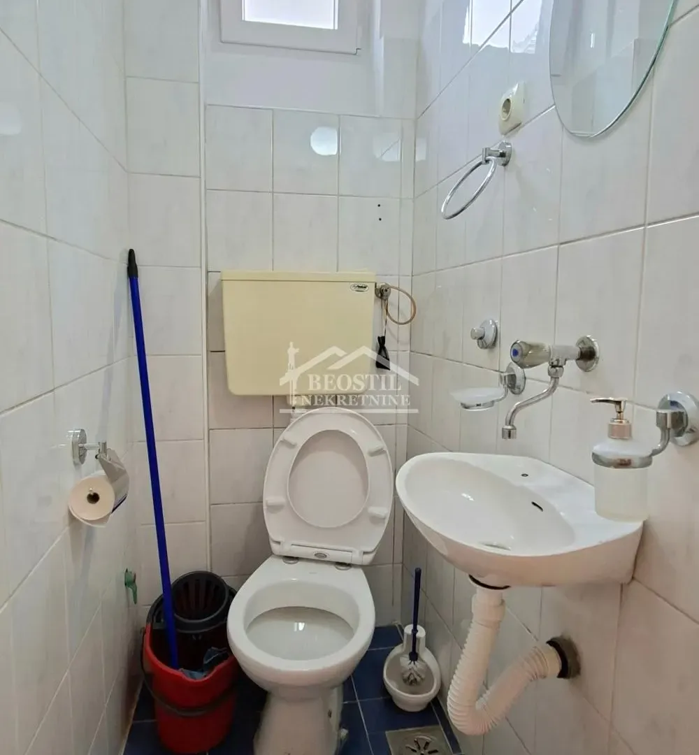 Izdavanje, dvosoban stan, 57m², Đeram Pijaca, Beograd