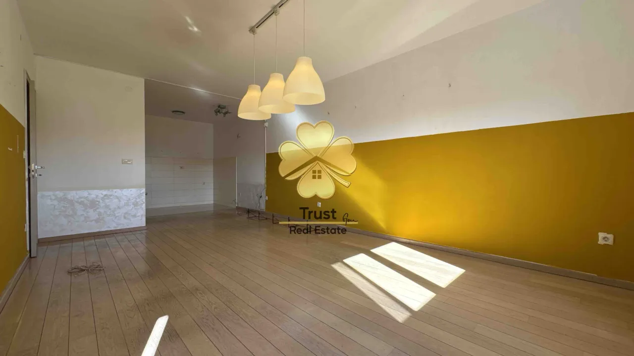 Izdavanje, dvosoban stan, 76m², City Kvart, Podgorica