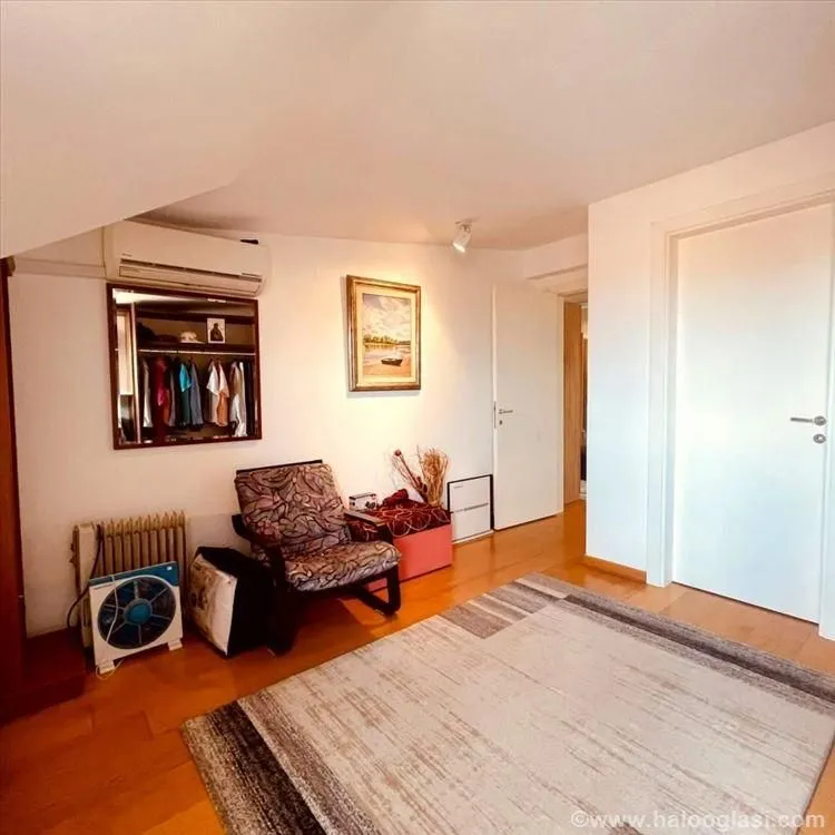 Izdavanje, trosoban stan, 137m², Vračar Hram, Vračar Sve Podlokacije