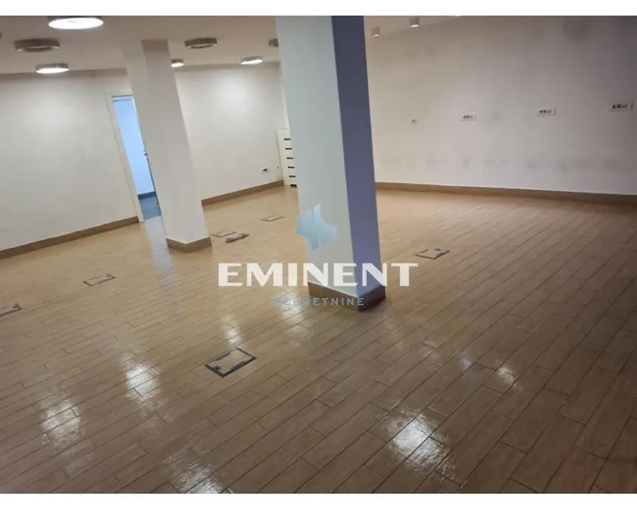 Rent, office space, 130m², Pančevo, Srbija