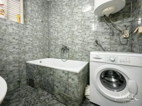 Prodaja, kuća, 180m², Tološi, Podgorica - image 18