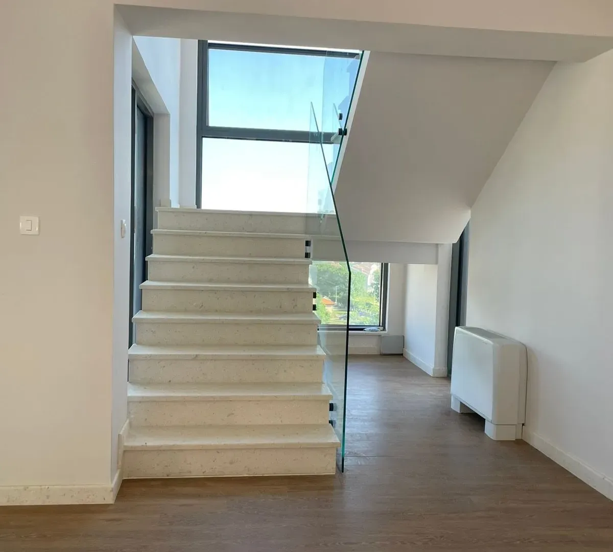 Rent, house, 300m², Vranići, Podgorica