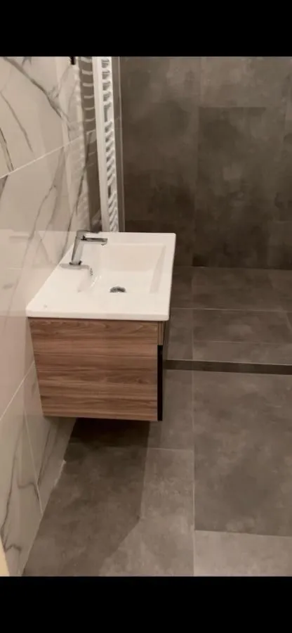 Izdavanje, stan, 220m², Centar, Novi Sad