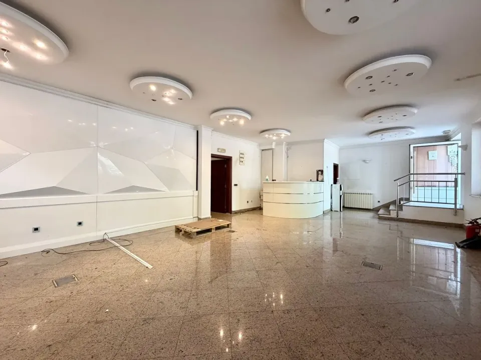 Rent, office space, 103m², Voždovac Sve Podlokacije, Beograd
