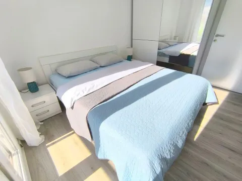 Rent, one bedroom apartment, 90m², Lazi, Budva - image 8