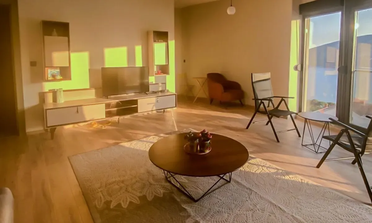 Izdavanje, stan, 120m², Topla, Herceg Novi