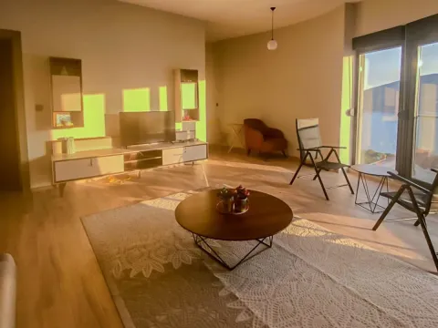 Izdavanje, stan, 120m², Topla, Herceg Novi - image 1