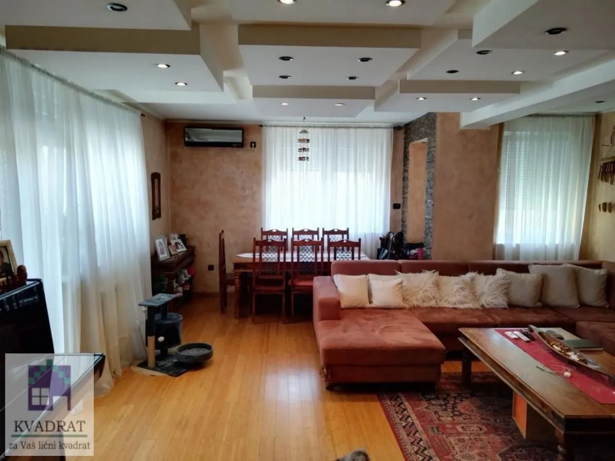 Prodaja, četvorosoban stan, 115m², Grbavica, Novi Sad Sve Podlokacije